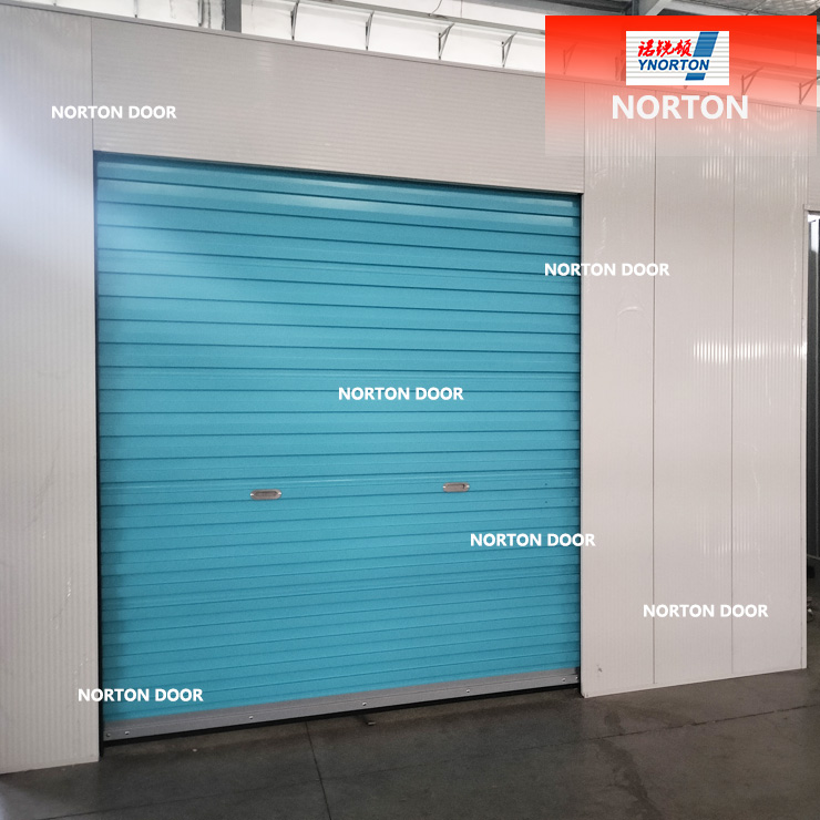 Kegunaan/faedah pintu pengatup bergulir untuk kedai