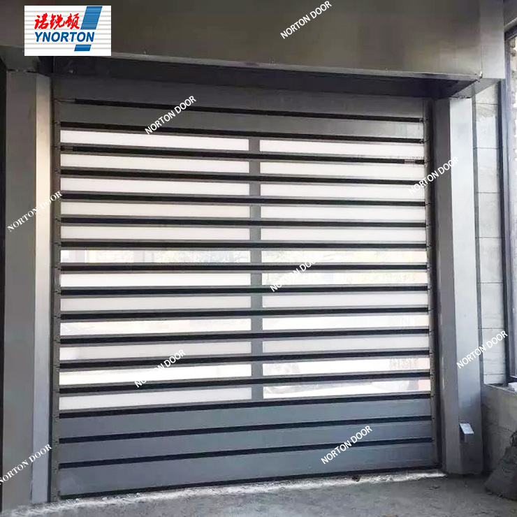 Pintu naik cepat bergerak