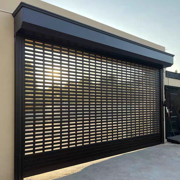 Pintu pengatup roller menegak
